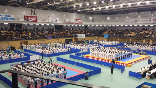 白蓮会館主催 全関東空手道選手権大会実際に設置した様子の写真。
