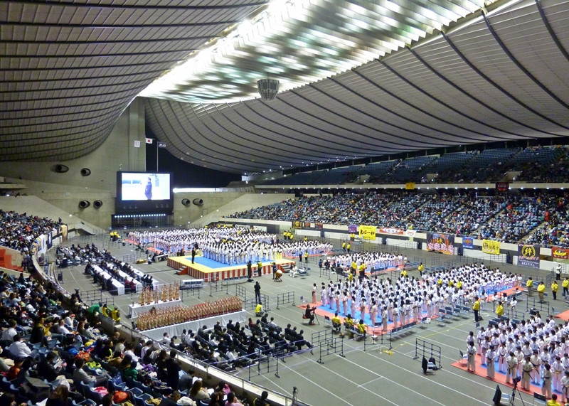 第10回JKJO全日本ジュニア空手道選手権大会にてジョイントマットがレンタルされました。実際に設置した様子の写真。