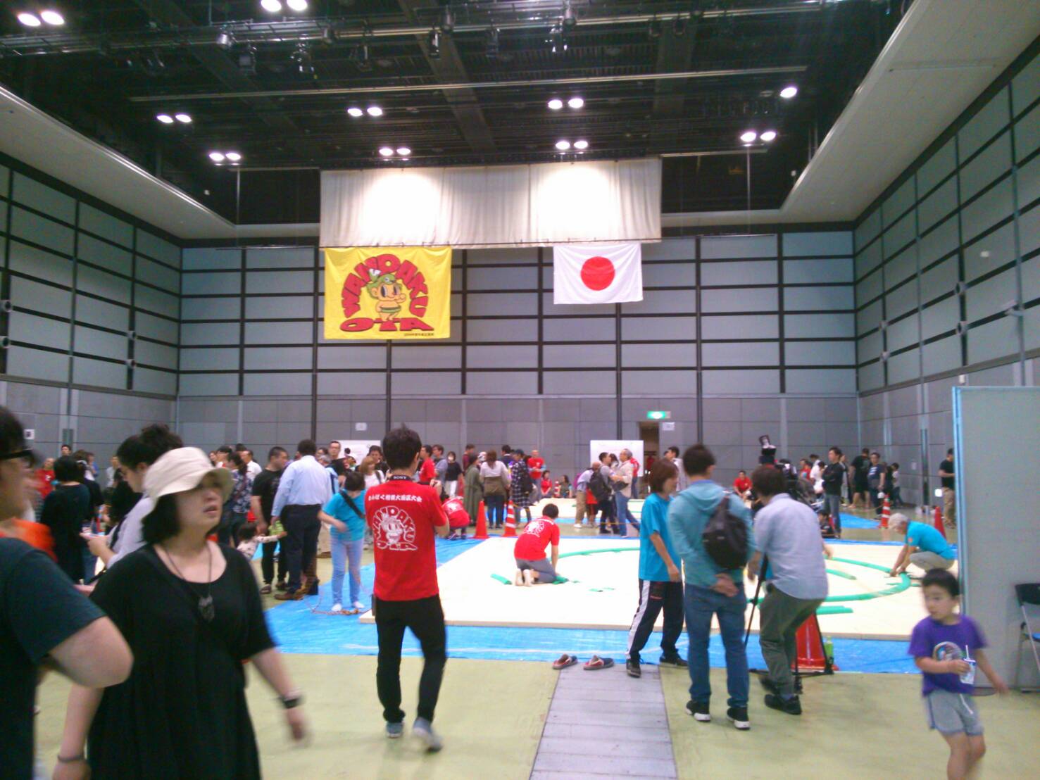 わんぱく相撲大田区大会にてクションマットがレンタルされました。実際に設置した様子の写真。