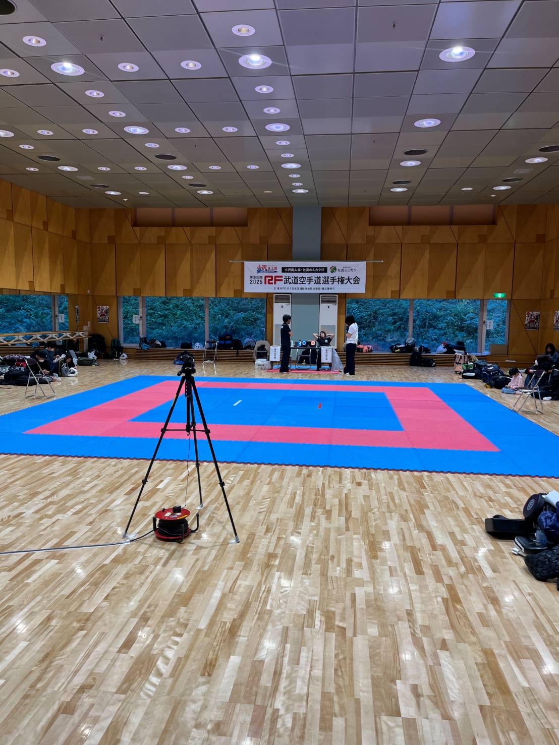 ジョイントマットがレンタルされました実際に設置した様子の写真。